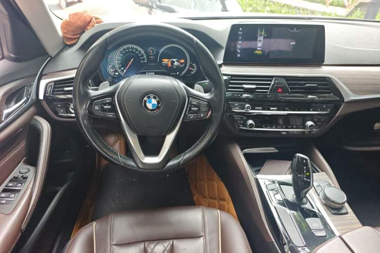 Used BMW 5 Series 2018 530Li Leading Edition Luxury Package Steering Wheel