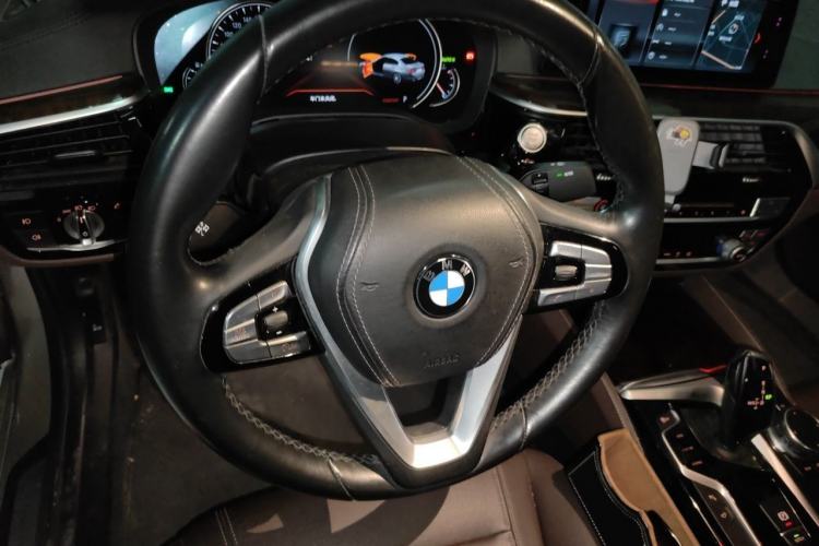 Used BMW 5 Series 2018 525Li Luxury Package Steering Wheel