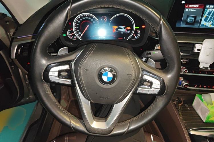 Used BMW 5 Series 2018 Revised Version 530Li Leading Edition Luxury Package Steering Wheel
