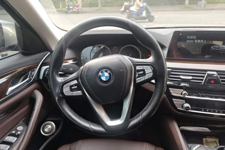 Used BMW 5 Series 2018 525Li Luxury Package Steering Wheel