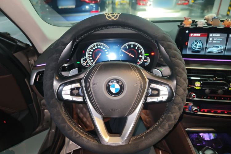 Used BMW 5 Series 2018 Revised Version 530Li Leading Edition Luxury Package Steering Wheel