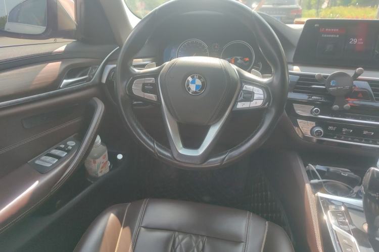 Used BMW 5 Series 2018 Revised Version 530Li Leading Edition Luxury Package Steering Wheel