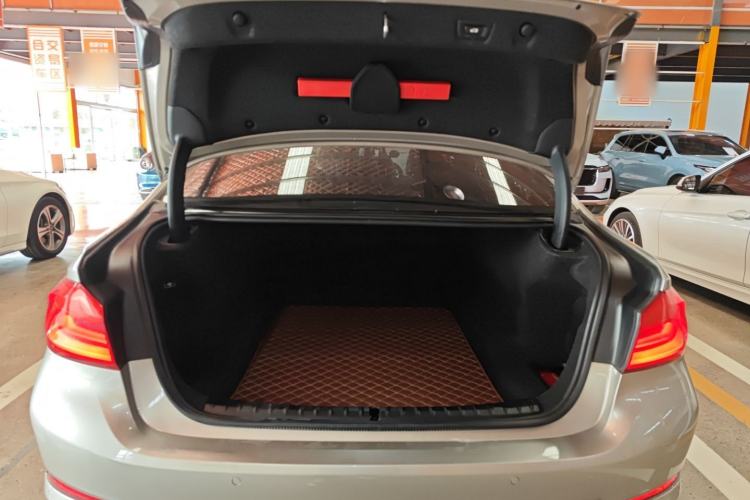 Used BMW 5 Series 2018 Revised Version 530Li Leading Edition Luxury Package Trunk