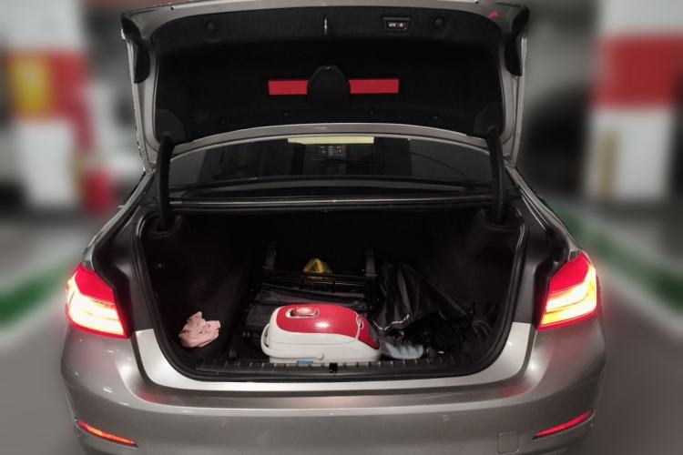 Used BMW 5 Series 2018 530Li Luxury Edition Premium Package Trunk
