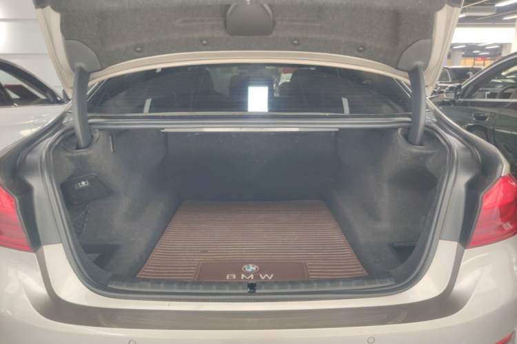 Used BMW 5 Series 2018 525Li Luxury Package Trunk