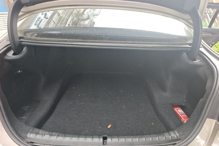 Used BMW 5 Series 2018 530Li Leading Edition Luxury Package Trunk