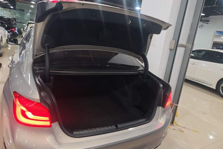 Used BMW 5 Series 2018 528Li Launch Special Edition Trunk