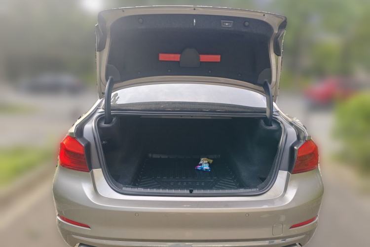 Used BMW 5 Series 2018 525Li Luxury Package Trunk