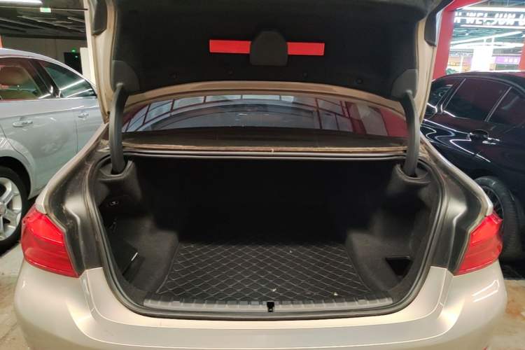 Used BMW 5 Series 2018 528Li Launch Special Edition Trunk