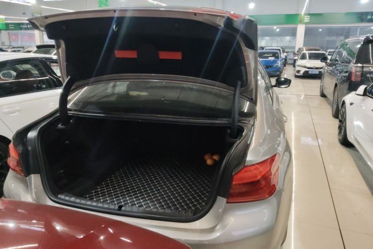 Used BMW 5 Series 2018 530Li Leading Edition Luxury Package Trunk