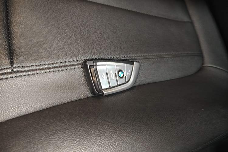 Used BMW 5 Series 2018 525Li Luxury Package Vehicle Key
