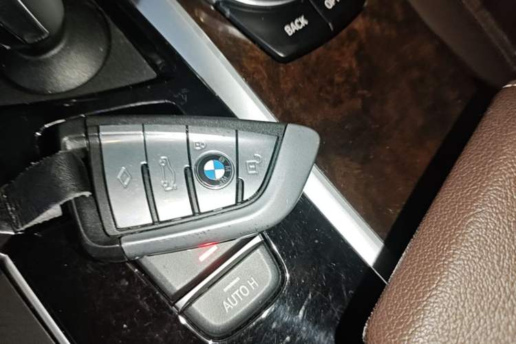 Used BMW 5 Series 2018 525Li Luxury Package Vehicle Key
