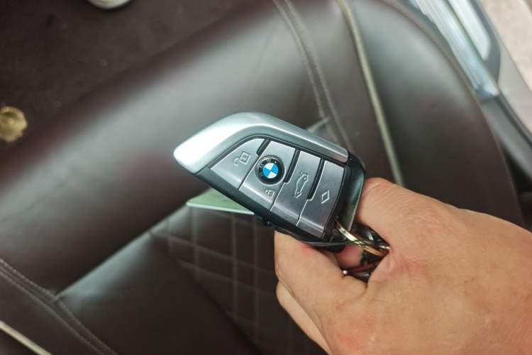 Used BMW 5 Series 2018 Facelifted 530Li Luxury Edition Premium Package Vehicle Key