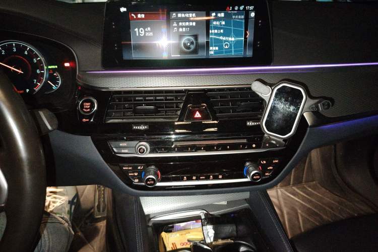 Used BMW 5 Series 2018 525i M Sport Package Audio And AC Panel