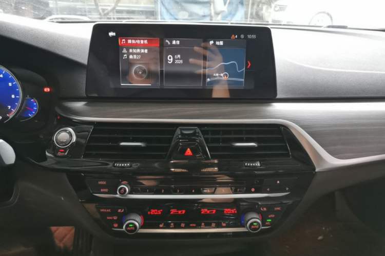 Used BMW 5 Series 2018 530Li xDrive Luxury Package Audio And AC Panel