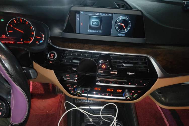 Used BMW 5 Series 2018 528Li Launch Special Edition Audio And AC Panel