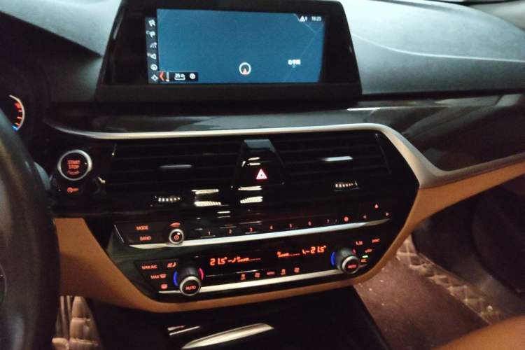 Used BMW 5 Series 2018 528Li Launch Special Edition Audio And AC Panel
