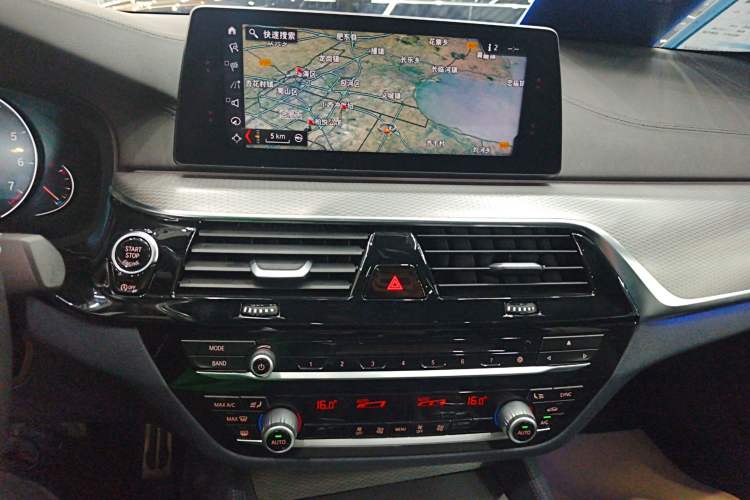 Used BMW 5 Series 2018 525i M Sport Package Audio And AC Panel