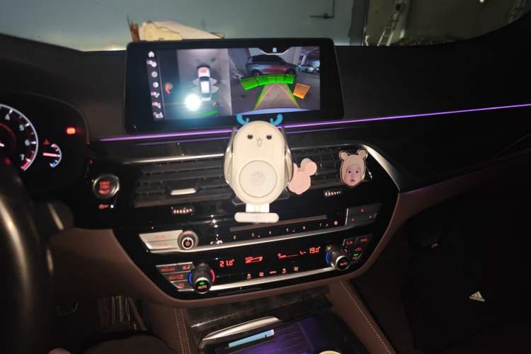 Used BMW 5 Series 2018 525Li Luxury Package Audio And AC Panel