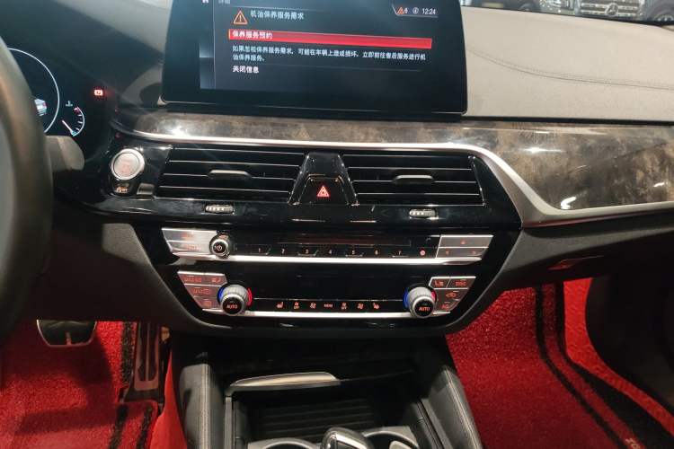 Used BMW 5 Series 2018 Restyled 530Li Leading Edition M Sport Package Audio And AC Panel
