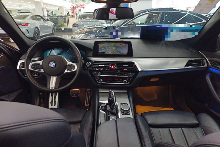Used BMW 5 Series 2018 525i M Sport Package Center Console