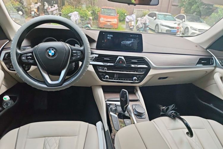 Used BMW 5 Series 2018 530Li Leading Edition Luxury Package Center Console
