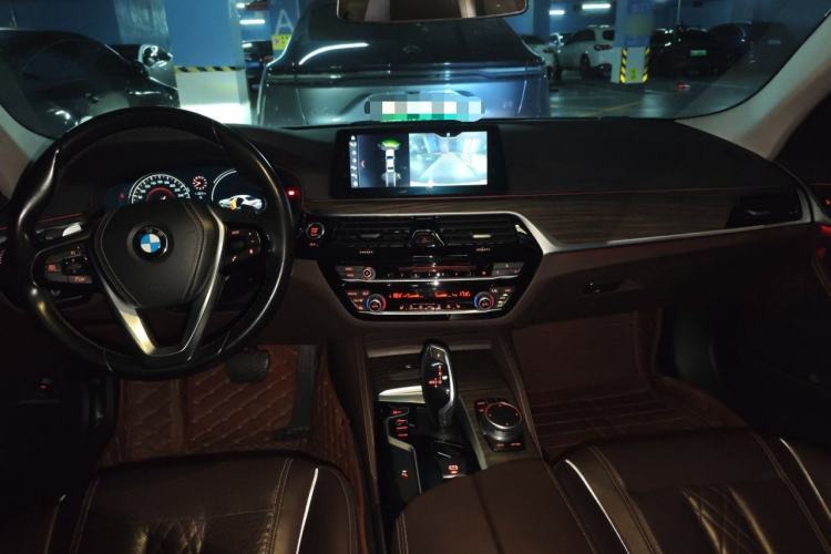 Used BMW 5 Series 2018 530Li Leading Edition Luxury Package Center Console
