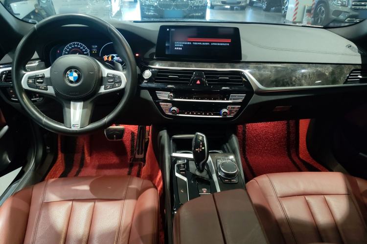 Used BMW 5 Series 2018 Restyled 530Li Leading Edition M Sport Package Center Console
