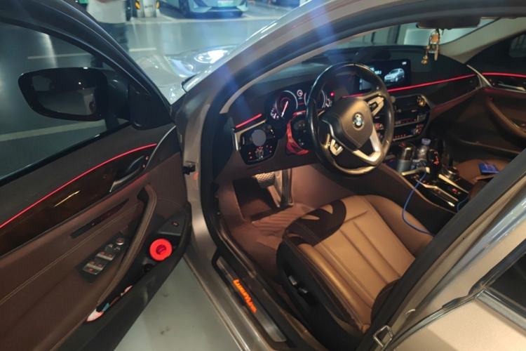 Used BMW 5 Series 2018 525Li Luxury Package Driver Seat