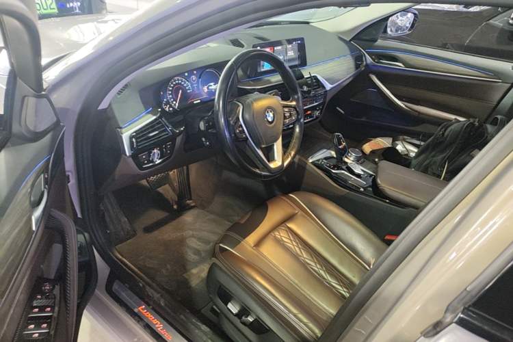 Used BMW 5 Series 2018 530Li Leading Edition Luxury Package Driver Seat