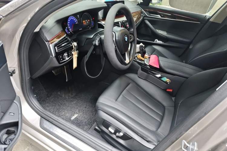 Used BMW 5 Series 2018 525Li Luxury Package Driver Seat