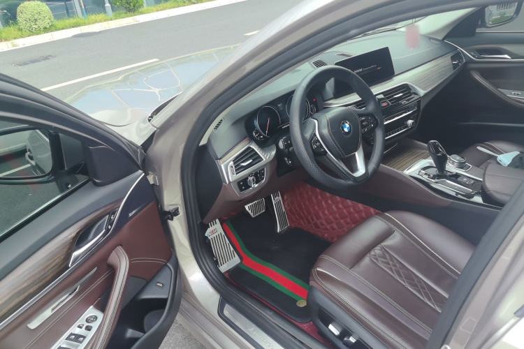 Used BMW 5 Series 2018 530Li Leading Edition Luxury Package Driver Seat