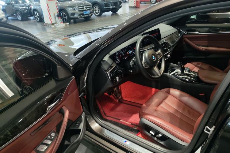 Used BMW 5 Series 2018 Restyled 530Li Leading Edition M Sport Package Driver Seat
