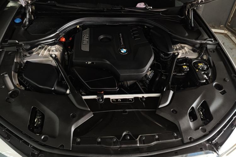 Used BMW 5 Series 2018 528Li Launch Special Edition Engine Bay