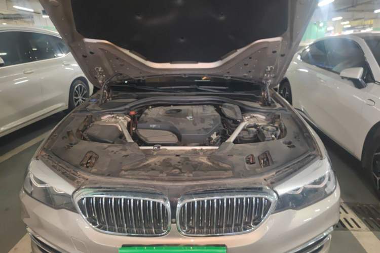 Used BMW 5 Series 2018 525Li Luxury Package Engine Bay