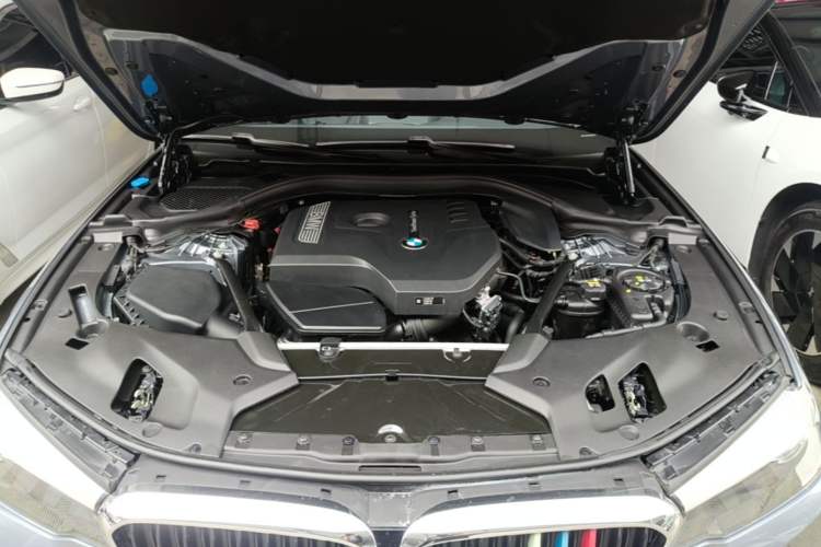 Used BMW 5 Series 2018 525i M Sport Package Engine Bay