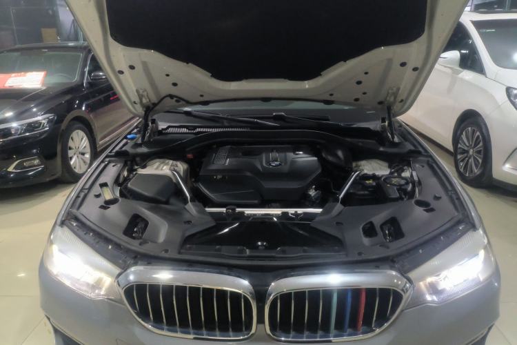 Used BMW 5 Series 2018 528Li Launch Special Edition Engine Bay