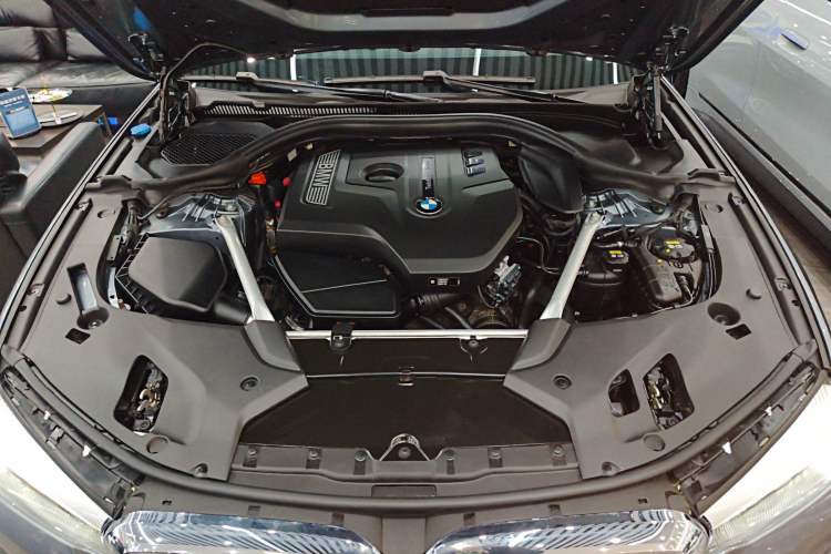 Used BMW 5 Series 2018 525i M Sport Package Engine Bay