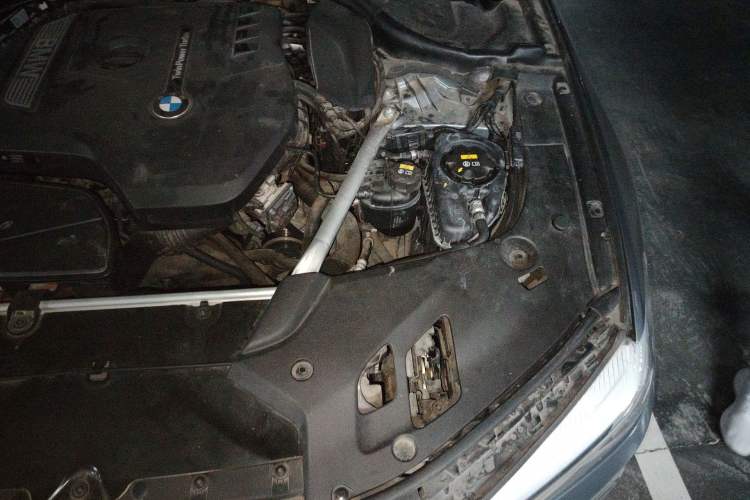 Used BMW 5 Series 2018 525i M Sport Package Engine Bay Left