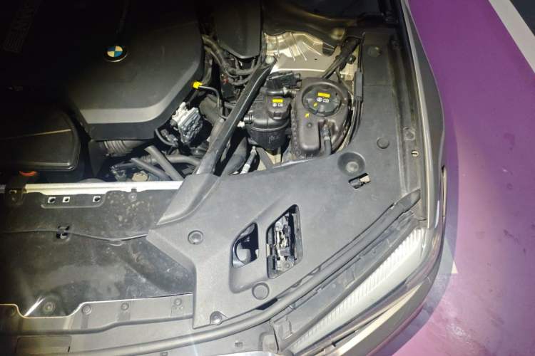 Used BMW 5 Series 2018 528Li Launch Special Edition Engine Bay Left