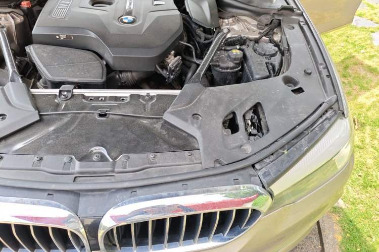 Used BMW 5 Series 2018 528Li Launch Special Edition Engine Bay Left