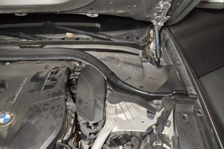 Used BMW 5 Series 2018 530Li Luxury Edition Premium Package Engine Bay Left
