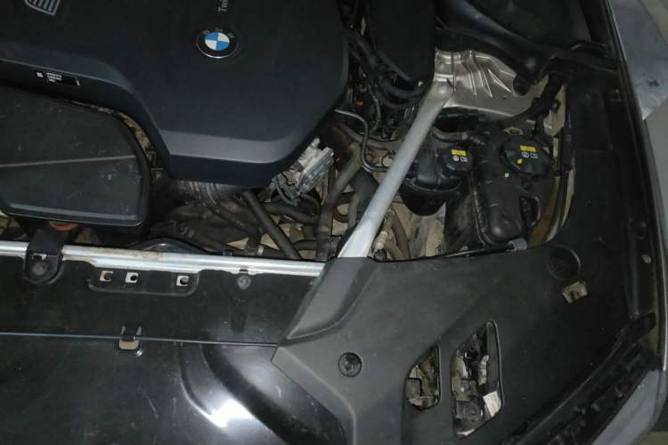 Used BMW 5 Series 2018 528Li Launch Special Edition Engine Bay Left