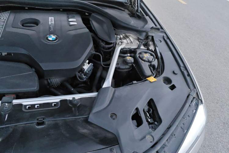 Used BMW 5 Series 2018 525Li Luxury Package Engine Bay Left