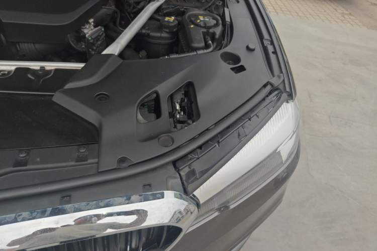 Used BMW 5 Series 2018 Restyled 530Li Leading Edition M Sport Package Engine Bay Left