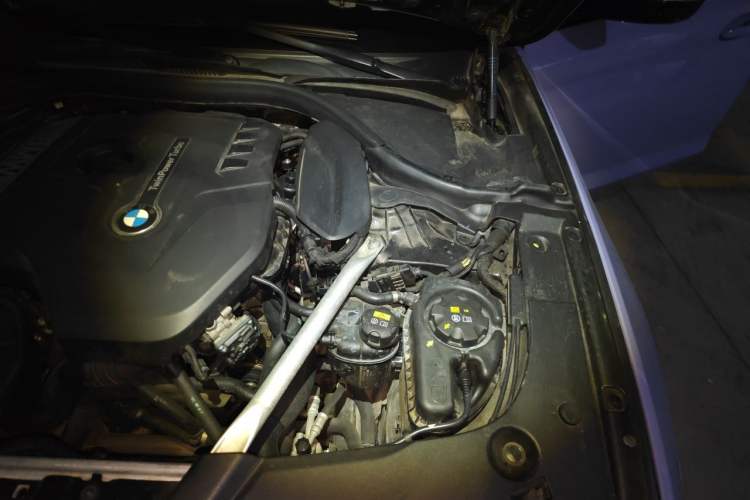 Used BMW 5 Series 2018 525Li Luxury Package Engine Bay Left