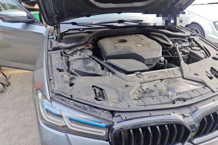 Used BMW 5 Series 2018 525i M Sport Package Engine Bay Right