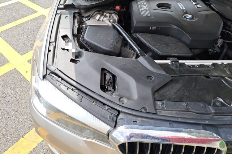 Used BMW 5 Series 2018 528Li Launch Special Edition Engine Bay Right