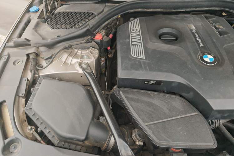 Used BMW 5 Series 2018 528Li Launch Special Edition Engine Bay Right