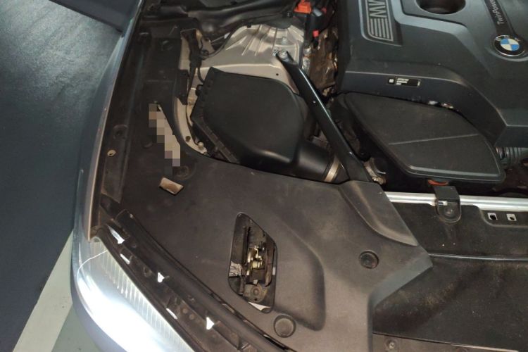 Used BMW 5 Series 2018 530Li Leading Edition Luxury Package Engine Bay Right